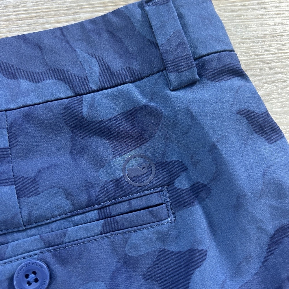 Vineyard Vines Size 35 Performance Breaker Blue Camo 7.5" Short Golf - Picture 4 of 10